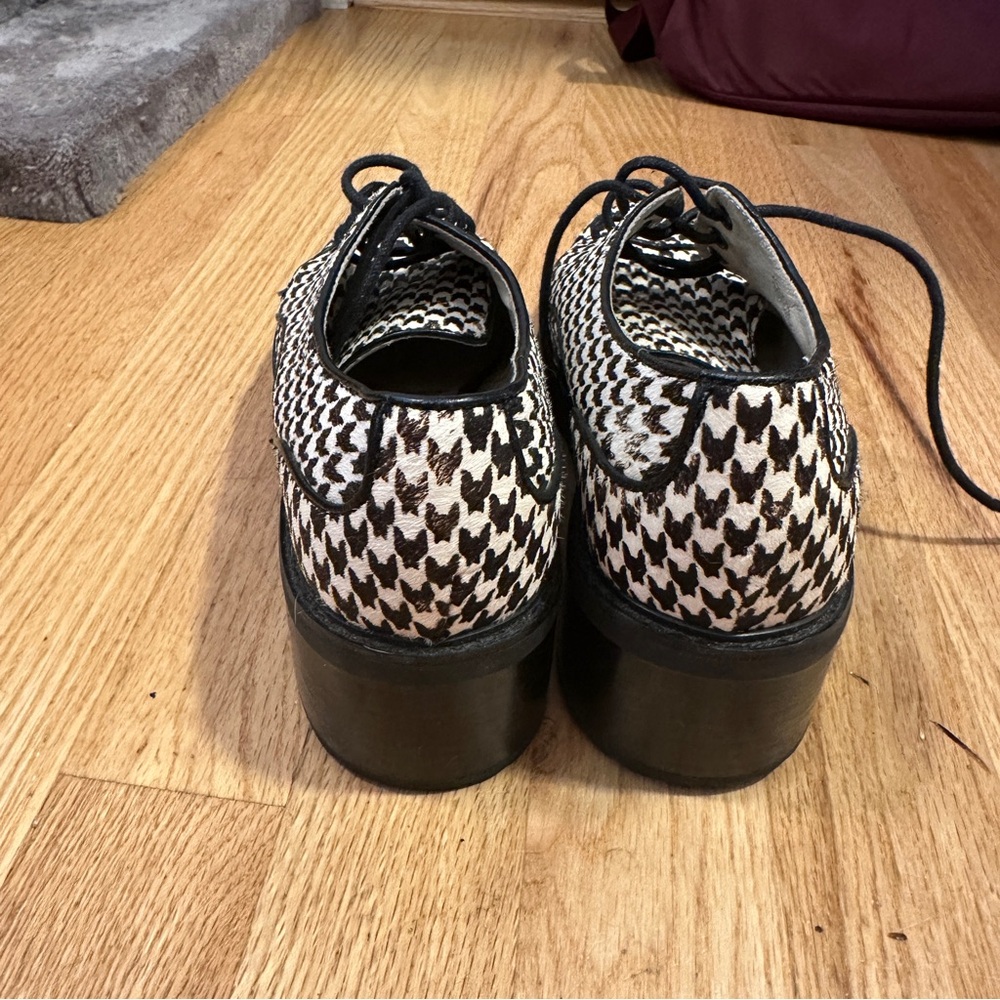 MICHAEL Michael Kors Black/Brown and White Lace Up Heel Calf Hair Oxfords Sz7 - Picture 6 of 10